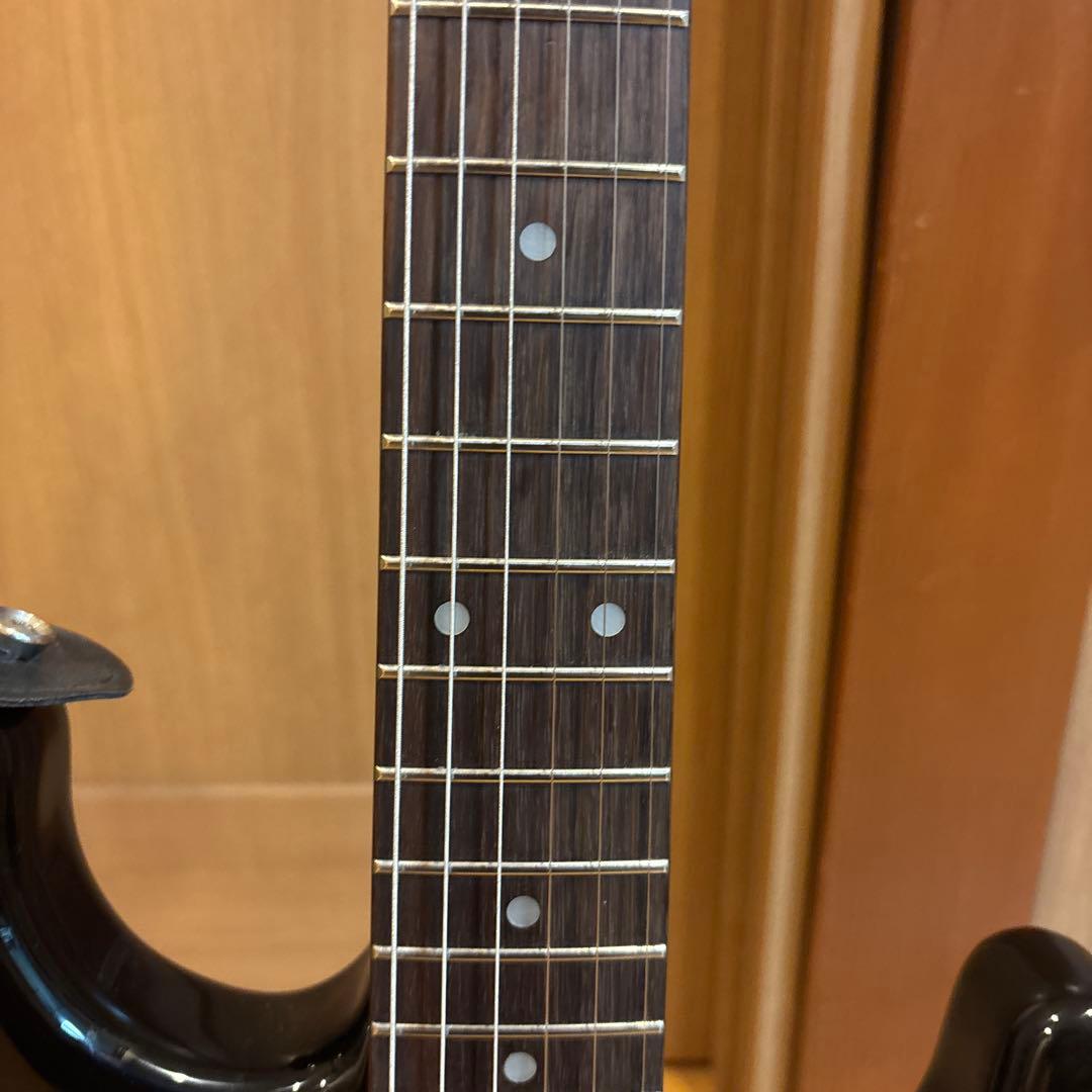 Legend ストラトキャスタータイプ（SSS） トレモロアーム付き