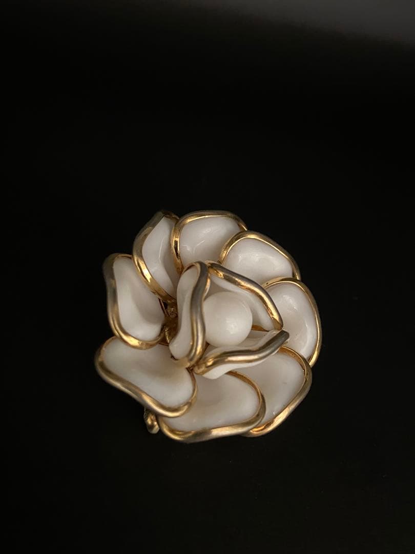 lotuscloud 2507⭐️TRIFARI トリファリヴィンテージブローチ