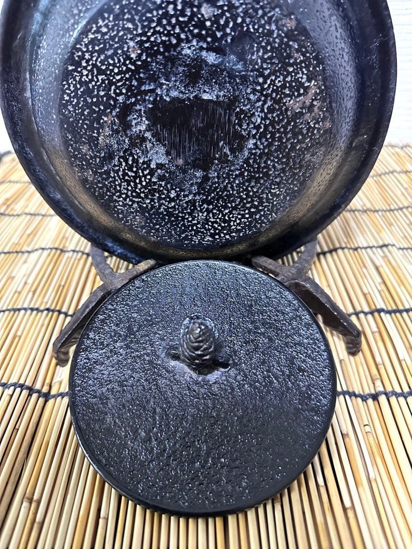 未使用、保管品、付属品付　南部岩鋳造　１８型　千鳥文様　南部鉄瓶　南部鉄器　鉄瓶