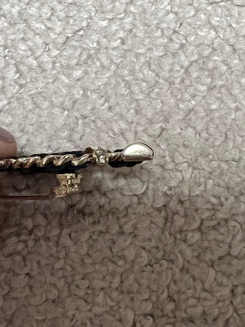 唯一ページ シャネル ブローチ 2点