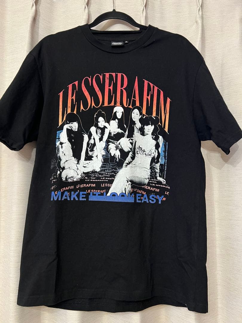 LE SSERAFIM グッズ Peaches Tシャツ ルセラフィム