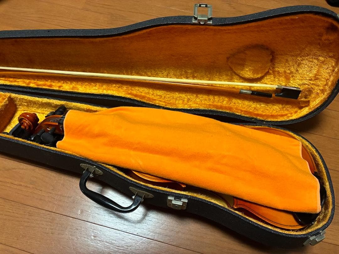 スズキ バイオリン☆ sugito 弓☆ケース・肩当て付き　あきのしん