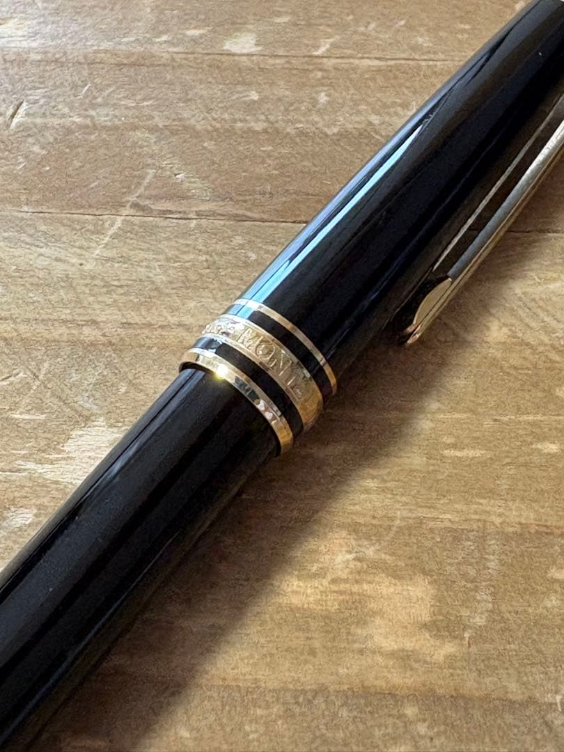 お*よ様 モンブラン 164 クラシック ブラックx ゴールド ボールペン