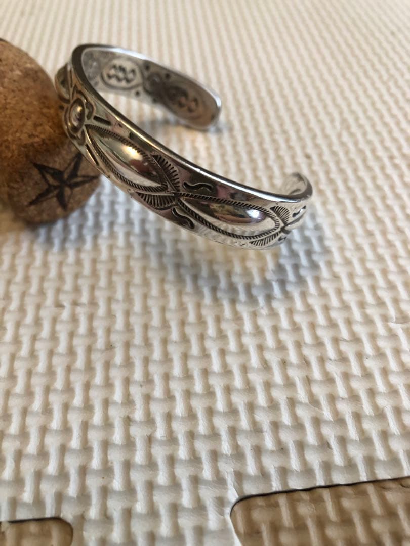 レイ アダカイ　ダブルスタンプバングル