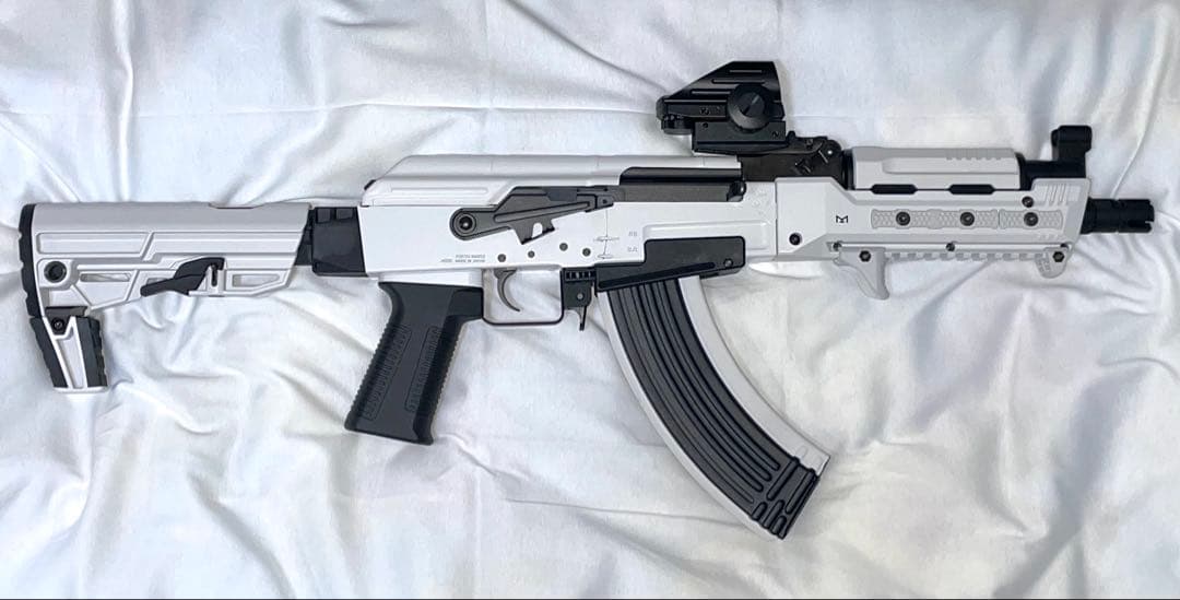 送料込み　東京マルイ　AKホワイトストーム 次世代電動ガン