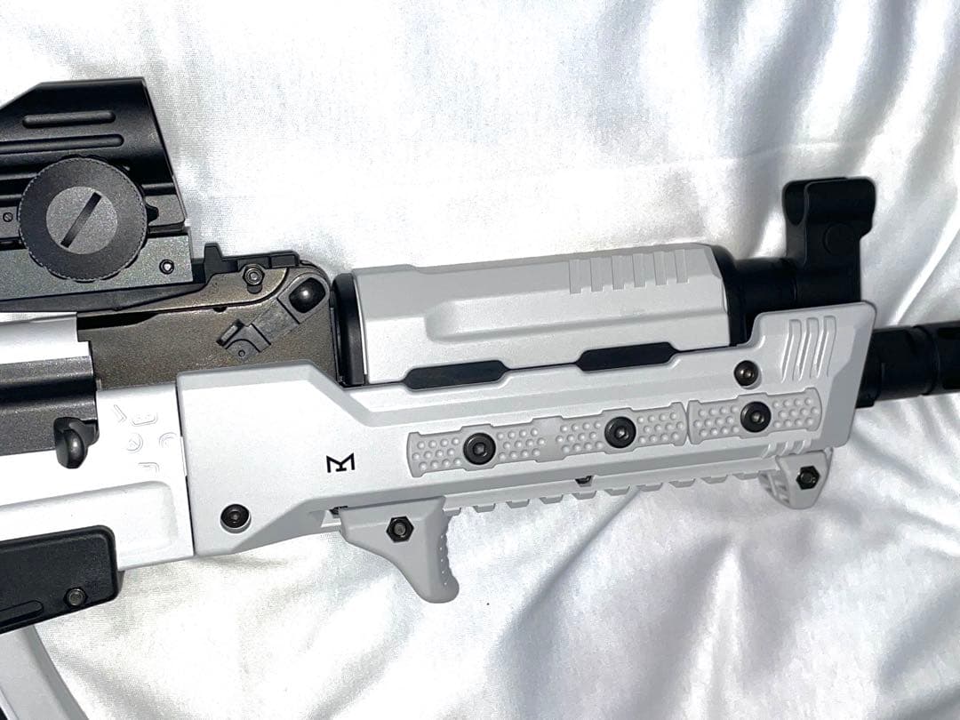 送料込み　東京マルイ　AKホワイトストーム 次世代電動ガン