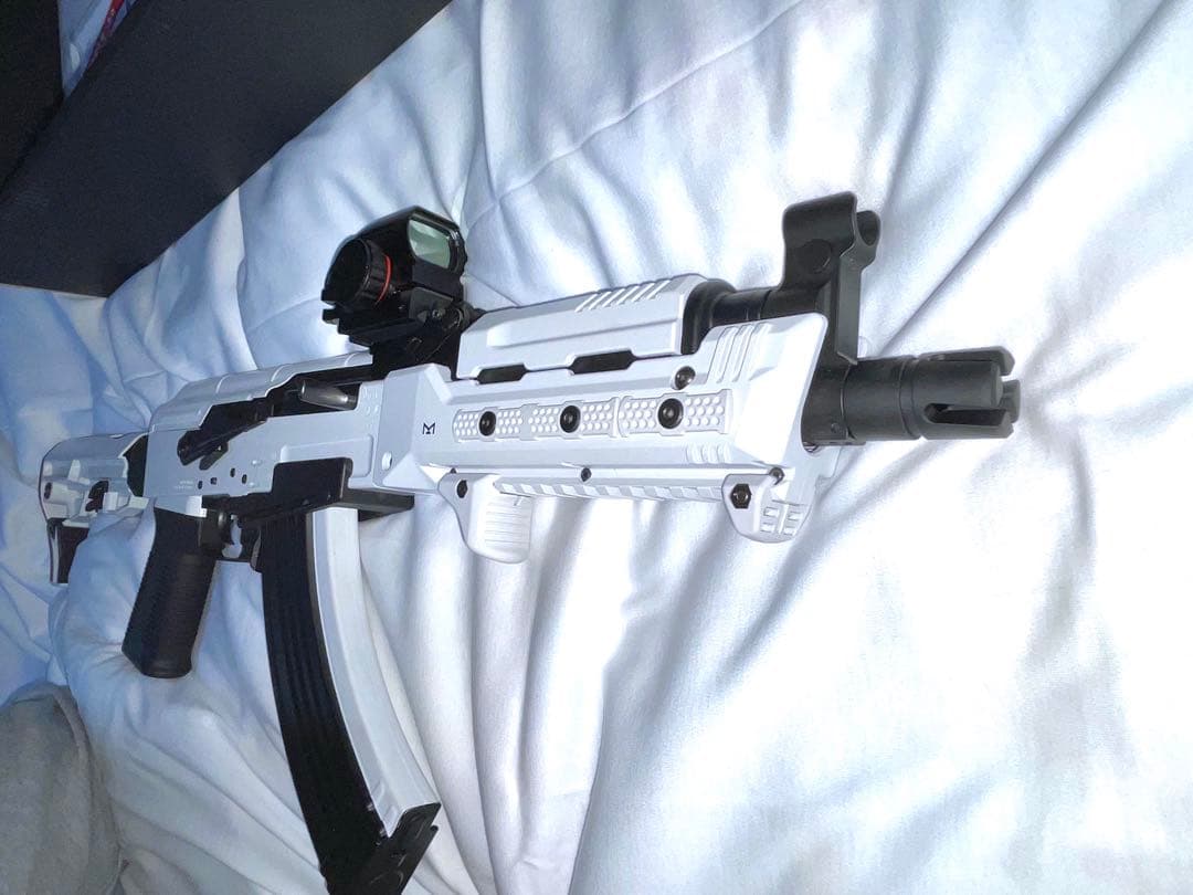 送料込み　東京マルイ　AKホワイトストーム 次世代電動ガン