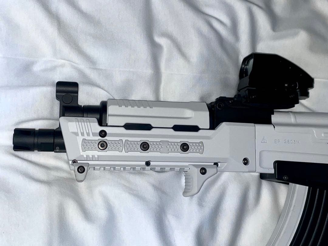 送料込み　東京マルイ　AKホワイトストーム 次世代電動ガン