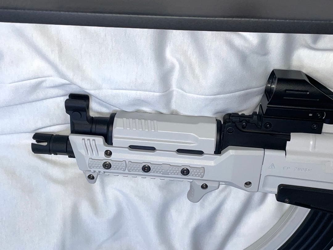 送料込み　東京マルイ　AKホワイトストーム 次世代電動ガン