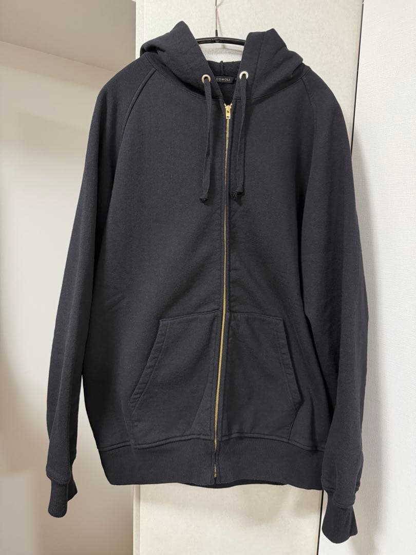 未使用COMOLI コットン裏毛ジップパーカ　サイズ3