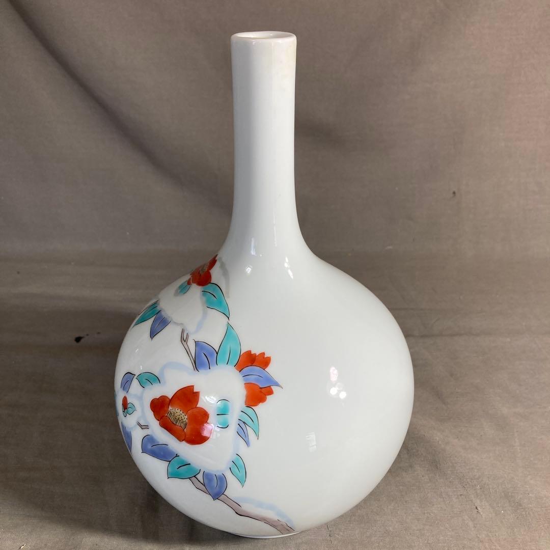 【舘林貞夫】赤絵の伝統　日本の名窯　有田古琳庵窯　舘林貞夫作　錦雪椿絵　花瓶