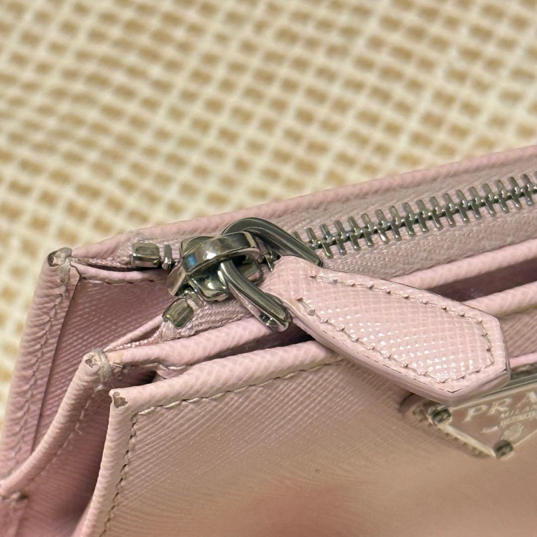 プラダ 折り財布 三角ロゴ サフィアーノレザー ピンク 1ML050