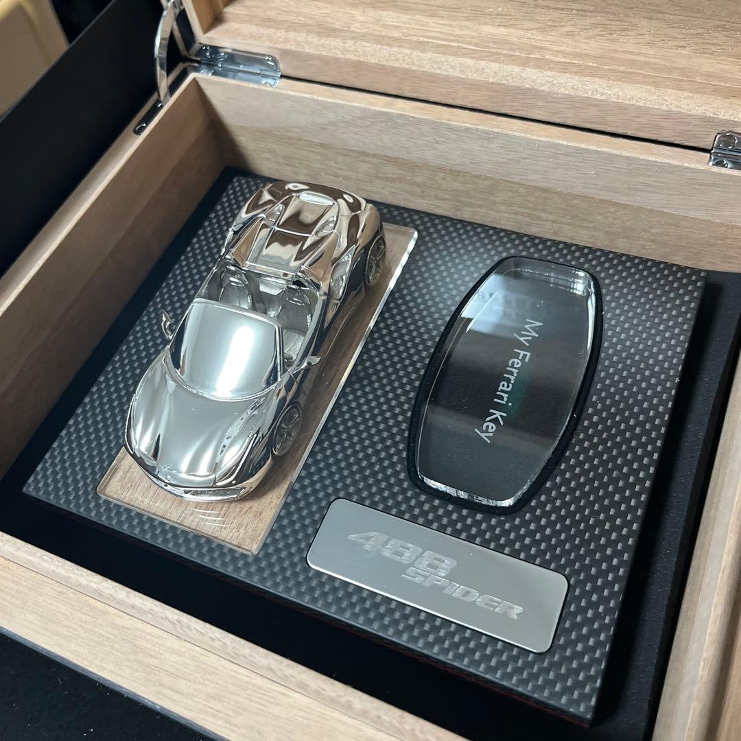 [オーナー限定商品]フェラーリ488SPIDER 木製キーボックス