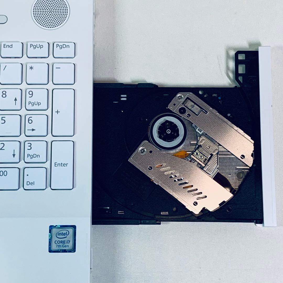 Core i7✨SSD1TB✨32GB✨カメラ✨オフィス✨富士通✨ノートパソコン