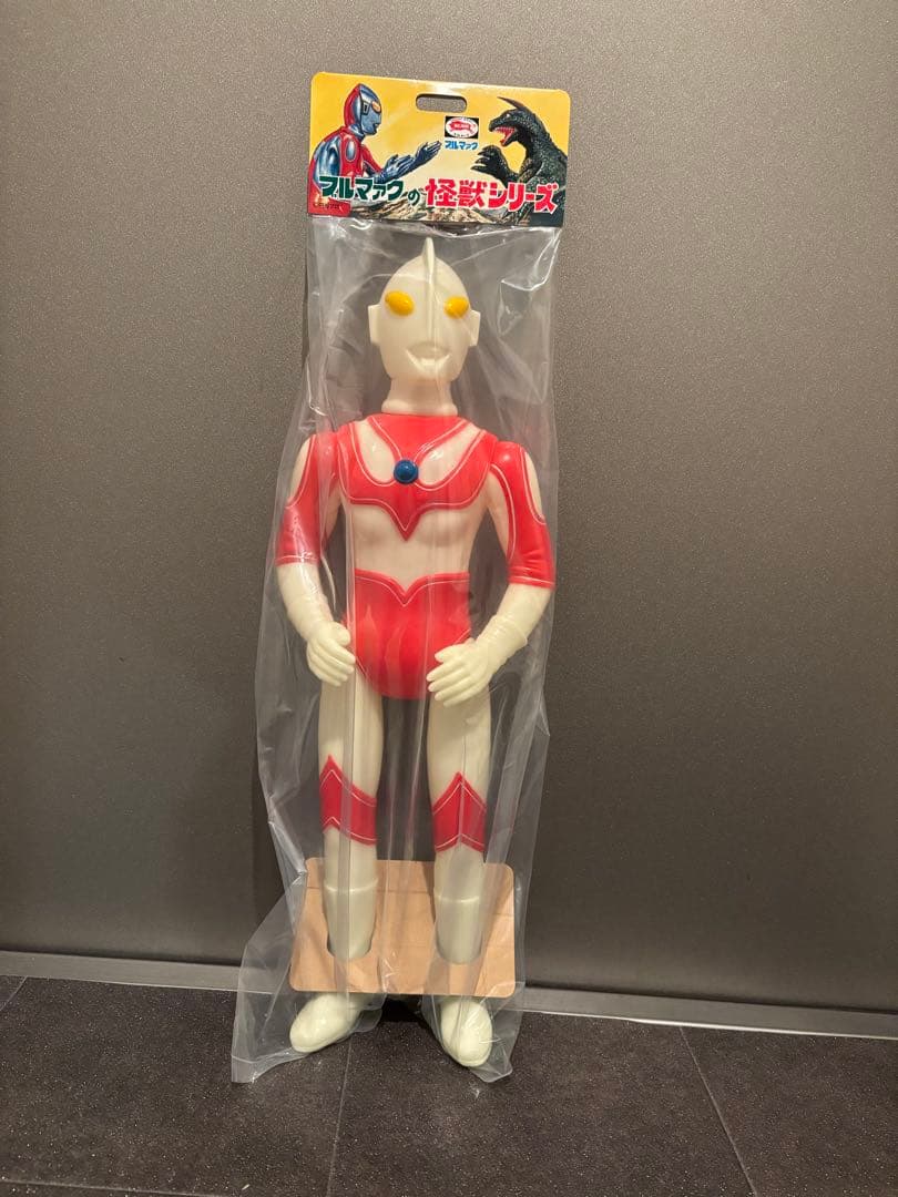 G帰ってきたウルトラマン(蓄光) フィギュア王限定カラー