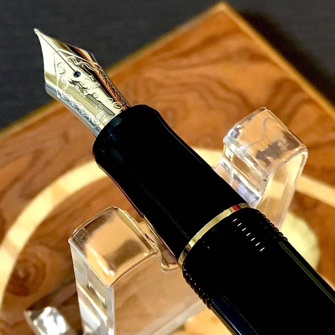 ☆ほぼ新品☆パイロット万年筆の原点☆素晴らしいパイロットカスタム74（ＦＭ)