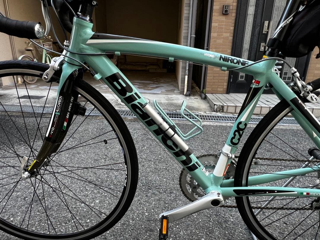 ぽ*た様 【希少な美品】Bianchi carbonロードバイク（C2C Nir