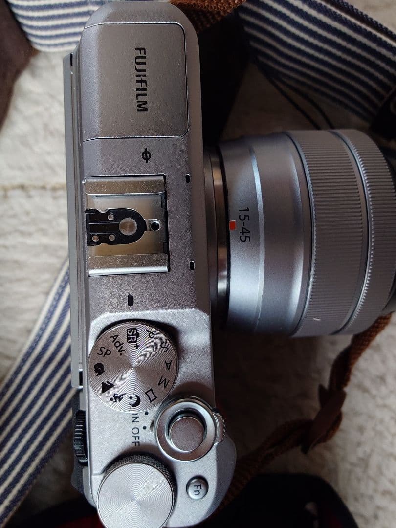 FUJIFILM ミラーレスカメラ 15-45mmレンズ付き