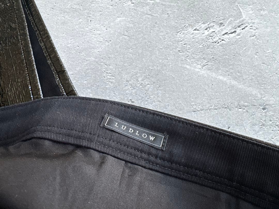 LUDLOW ラドロー パテントスカート ブラック