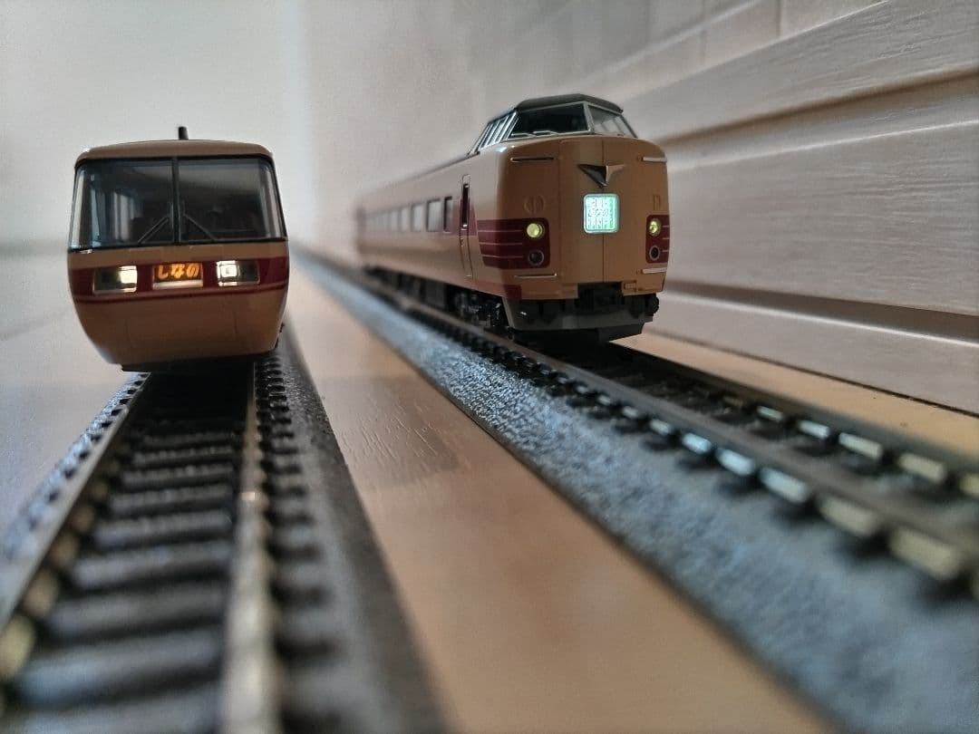 kato 10-1690 381系しなの　登場時仕様