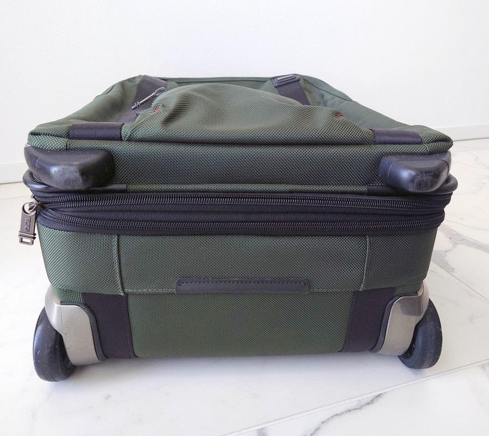 【美品】TUMI アルファブラボー 2輪キャリーバッグ 機内持ち込み可