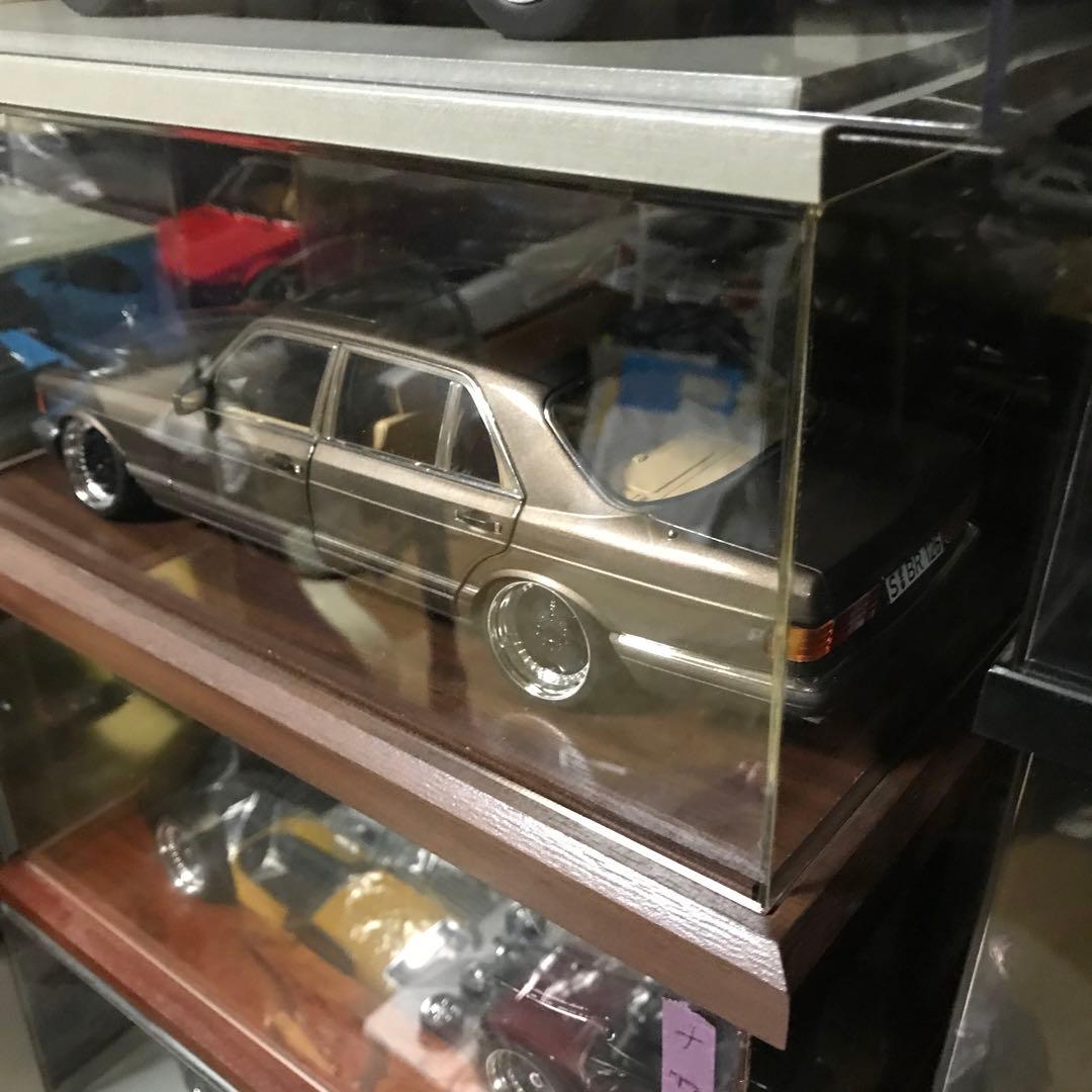 メルセデスベンツセダン ミニカー 1/18