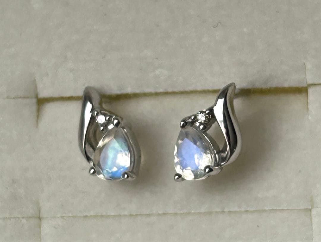 4℃ K18WG ダイヤ　ピアス