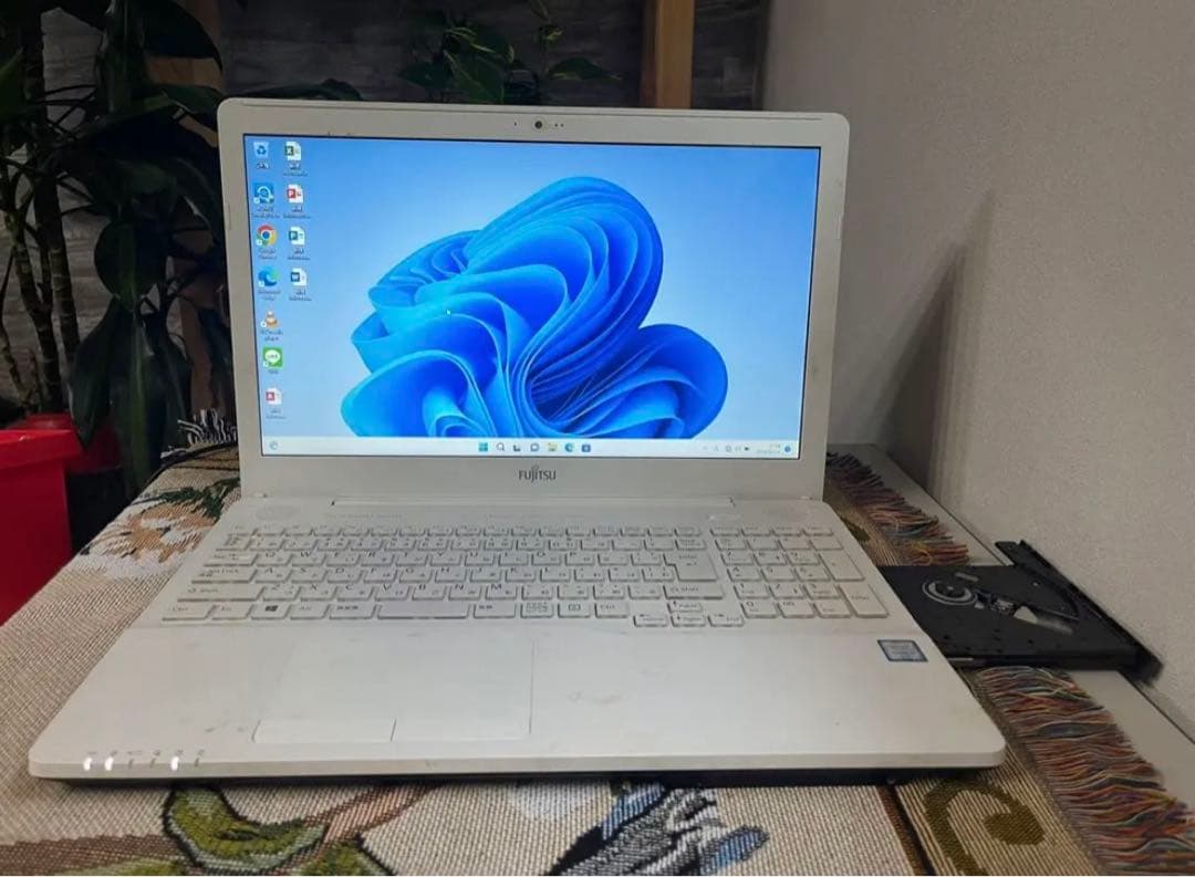 富士通　高性能i7 SSD ノートPC パソコン