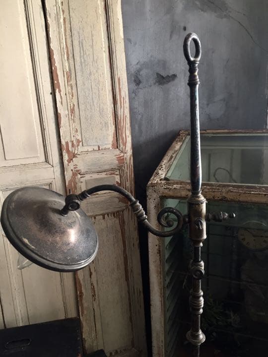 フランス  希少  貴族のスタンドランプ