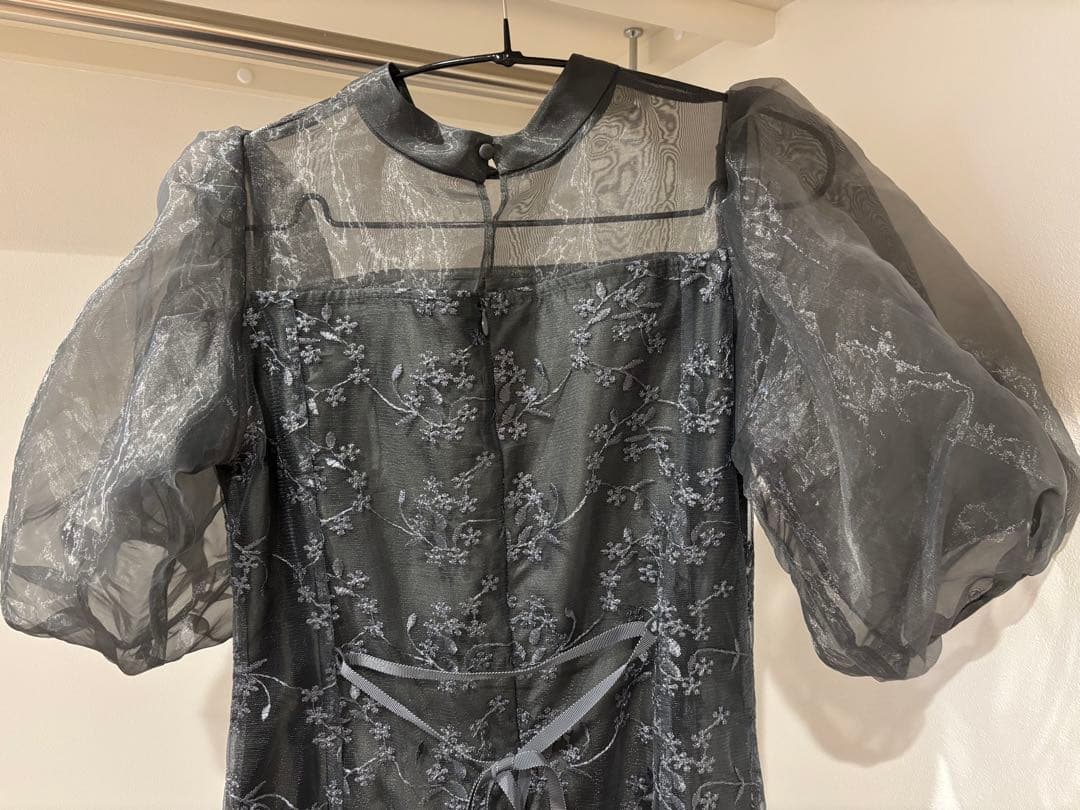 kana オケージョンドレス シアー素材 ボリューム袖 レース グレー Mサイズ