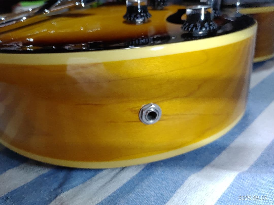 Epiphoneの製産終了、使用感少フルアコES-175VSハードケース付き美品