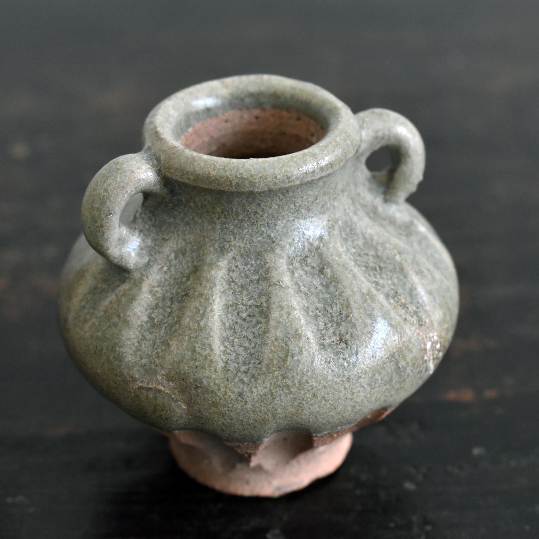 15～16世紀 東南アジア タイ宋胡録青磁鎬文双耳小壺2点セット スンコロク