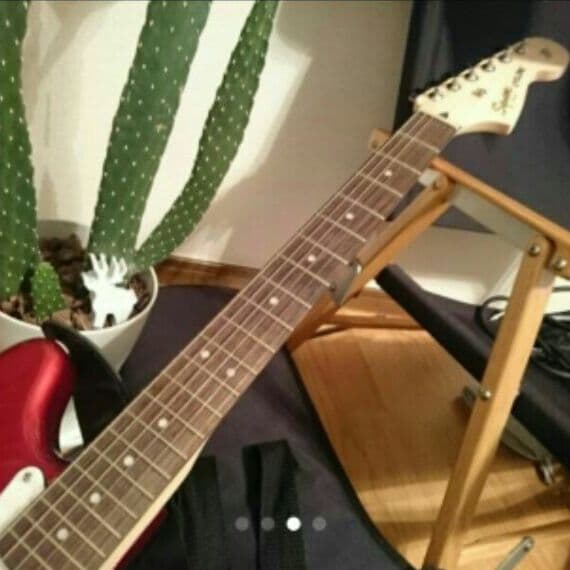 値段交渉可能Squier by Fender FSR Cyclone