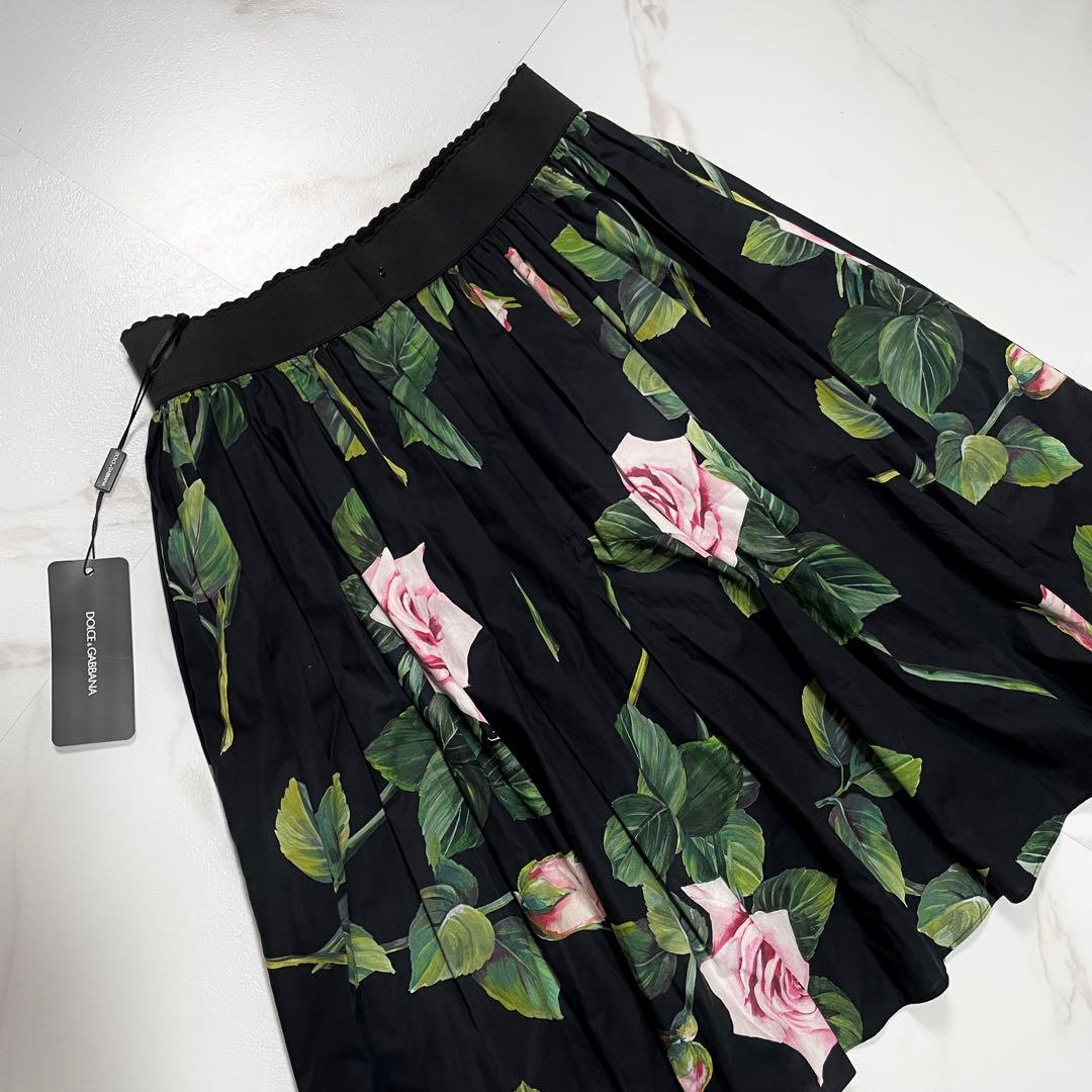 新品タグ付✨Dolce&Gabbana プリーツ フレア スカート 薔薇柄 42