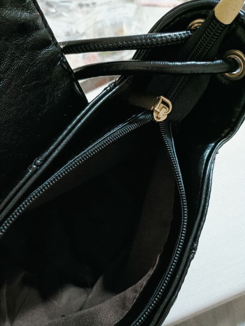 K.Watson様　新品　Agnes b ブラック　ショルダーバッグ