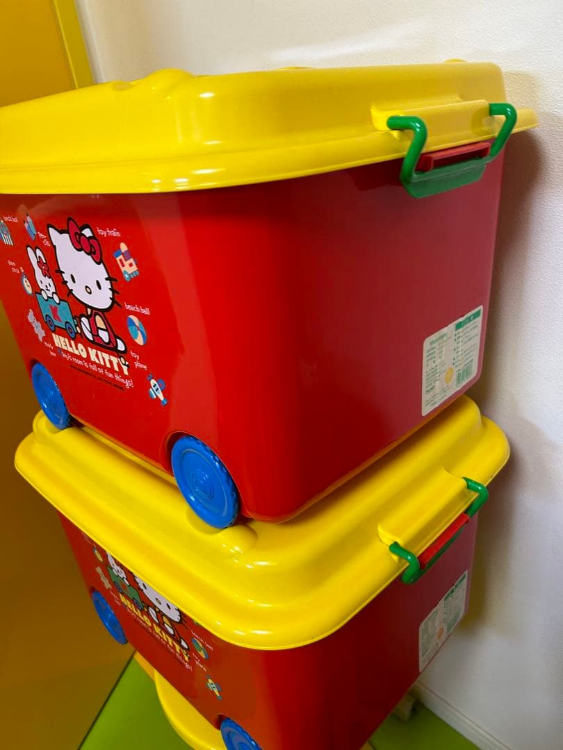 レトロ　ハローキティ 収納ボックスセット キャスター付き　おもちゃ箱　サンリオ
