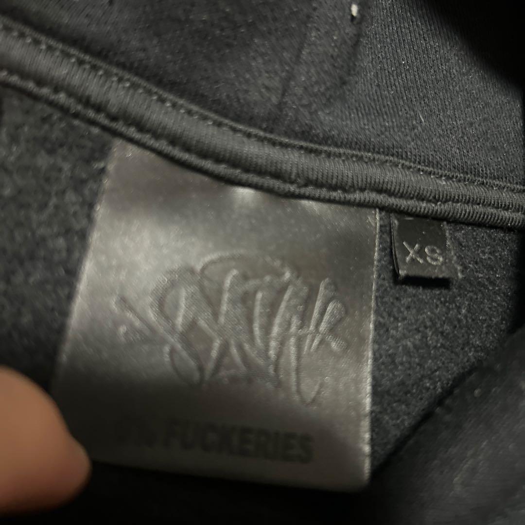 syna world パーカー　xs