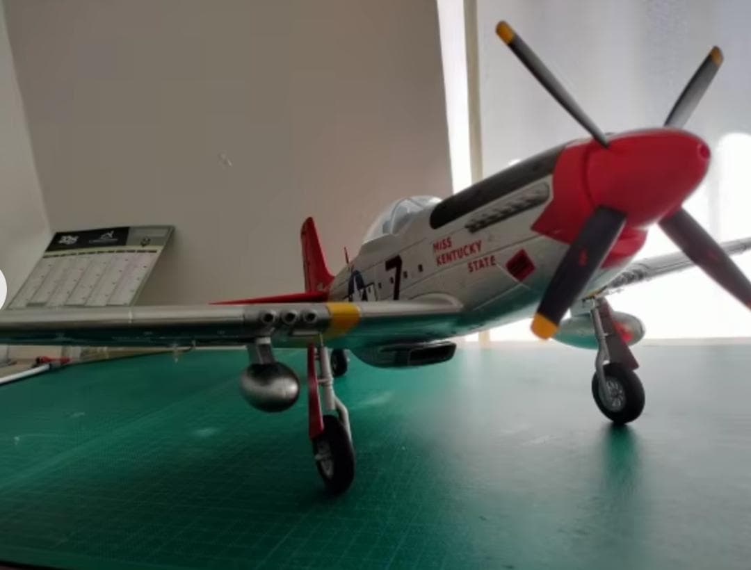 WLtoys XK A280 RC 飛行機 2.4 グラム 4CH P51