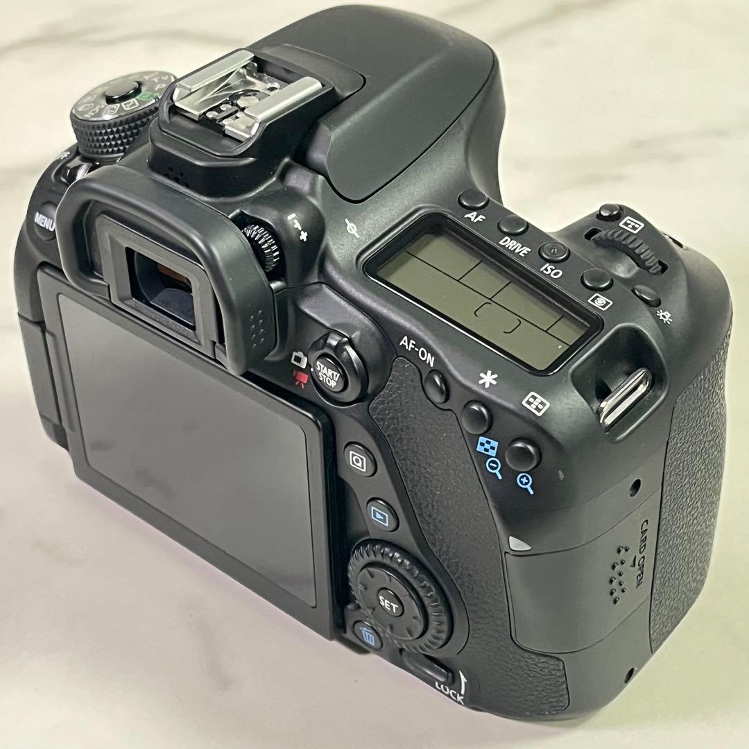 デジタルカメラ Canon EOS 80D EF-S 18-135mm f/3.5-5.6 IS