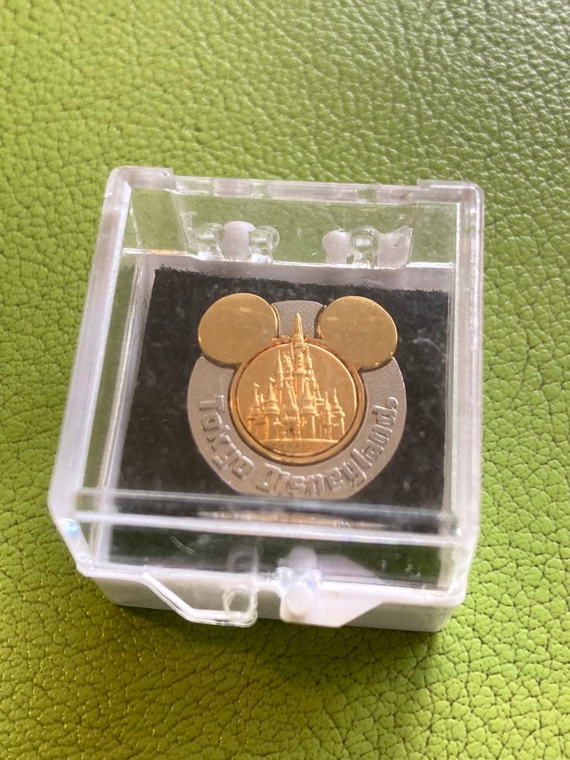 激レア　非売品　 東京ディズニーランド 関係者 限定 シンデレラ城 ピンバッジ