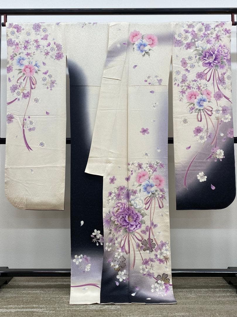 メーカー品振袖 豪華 ラメ刺繍 金彩 銀彩 紋意匠 身丈cm 撥水加工済