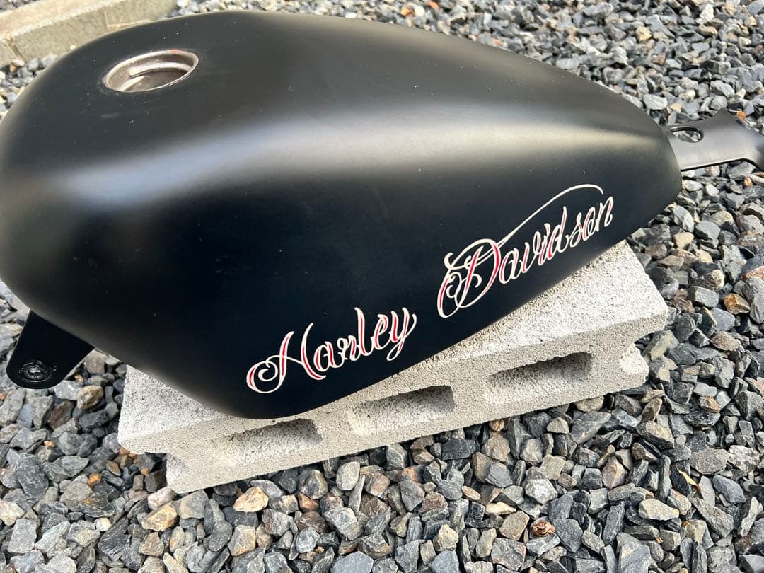 ハーレー　　スポーツスター　　タンク
