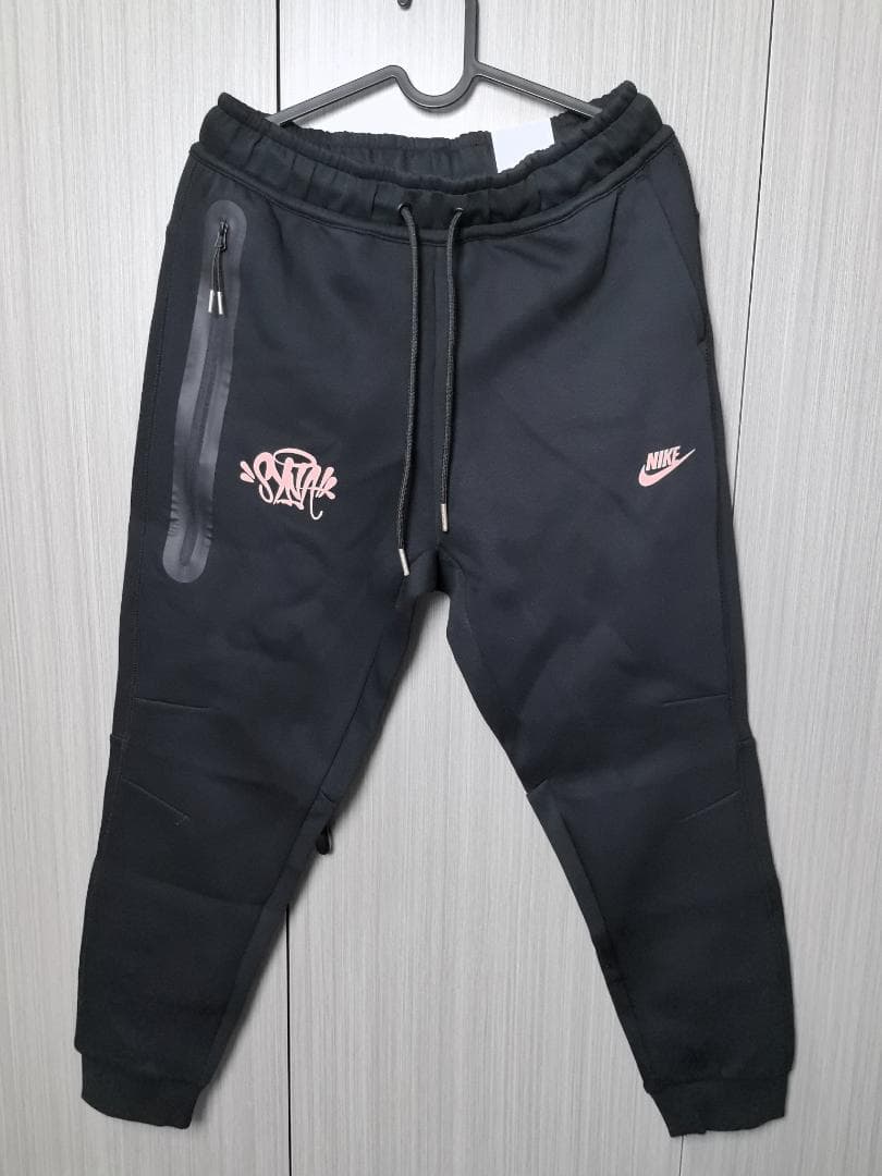 Nike × Syna World コラボレーション セットアップ