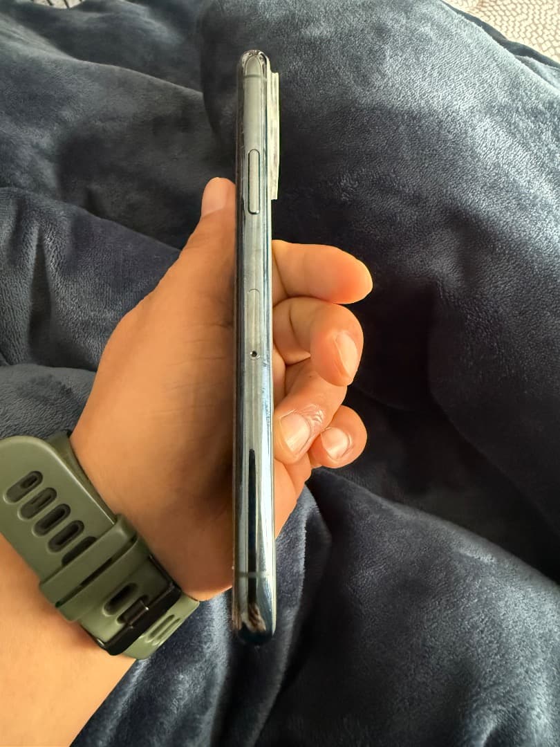 Apple iPhone 11 Pro ミッドナイトグリーン 256gb