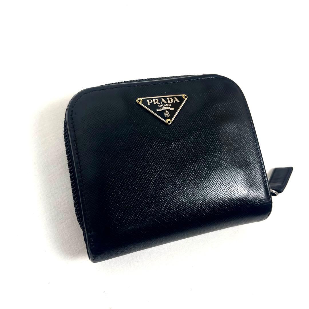 プラダ　折り財布　三角ロゴプレート　サフィアーノ　ラウンドファスナー　ブラック