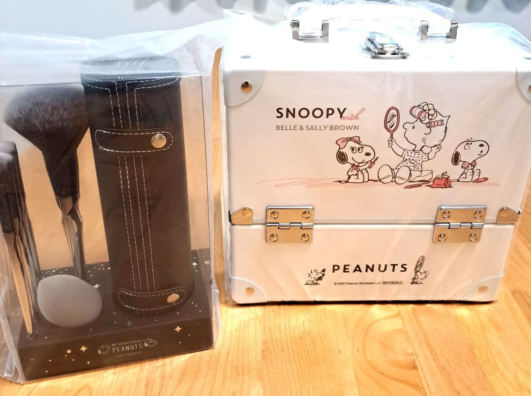 スヌーピー　メイクボックス×メイクブラシ