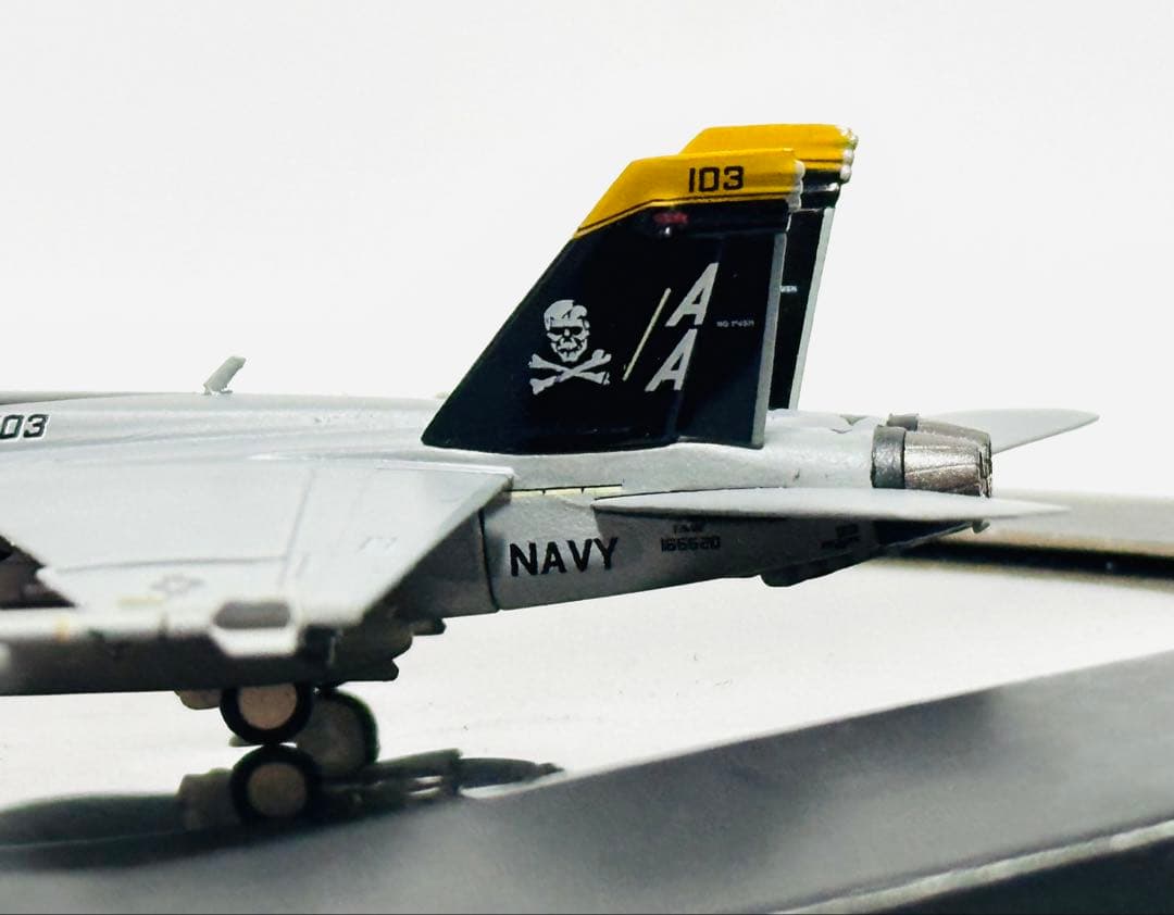 航空機・ヘリコプター hogan M-SERIES 1/200 F/A-18F VFA-103