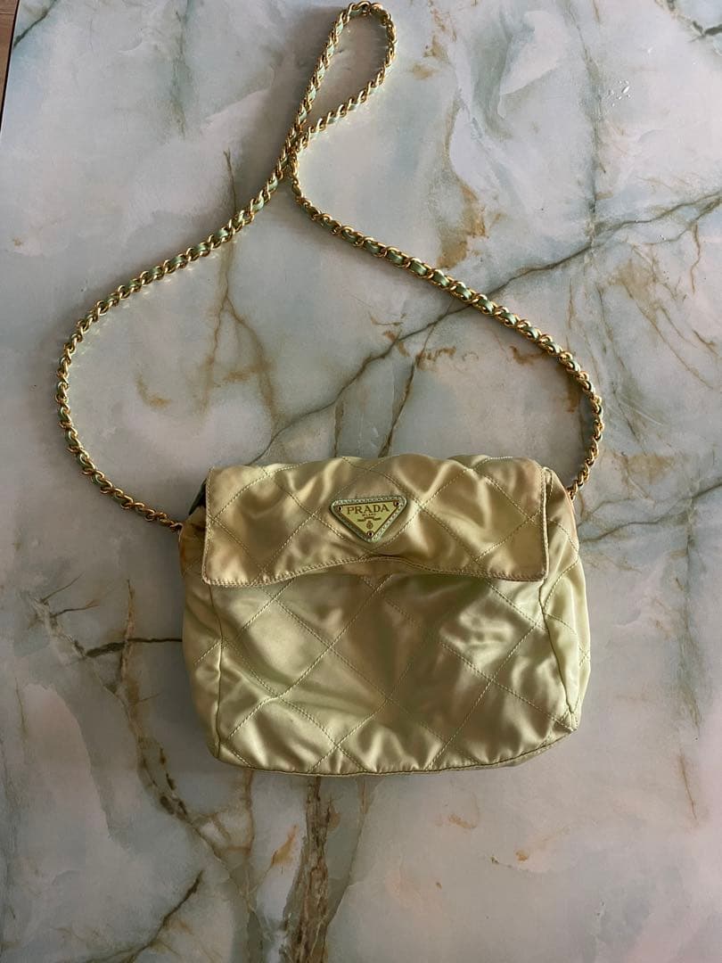 PRADA キルティング ショルダー チェーンバッグ