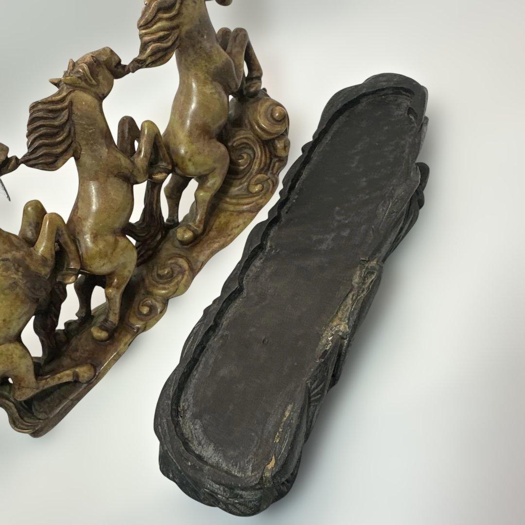 中国，寿山石，馬の彫刻 ，木製台座付き