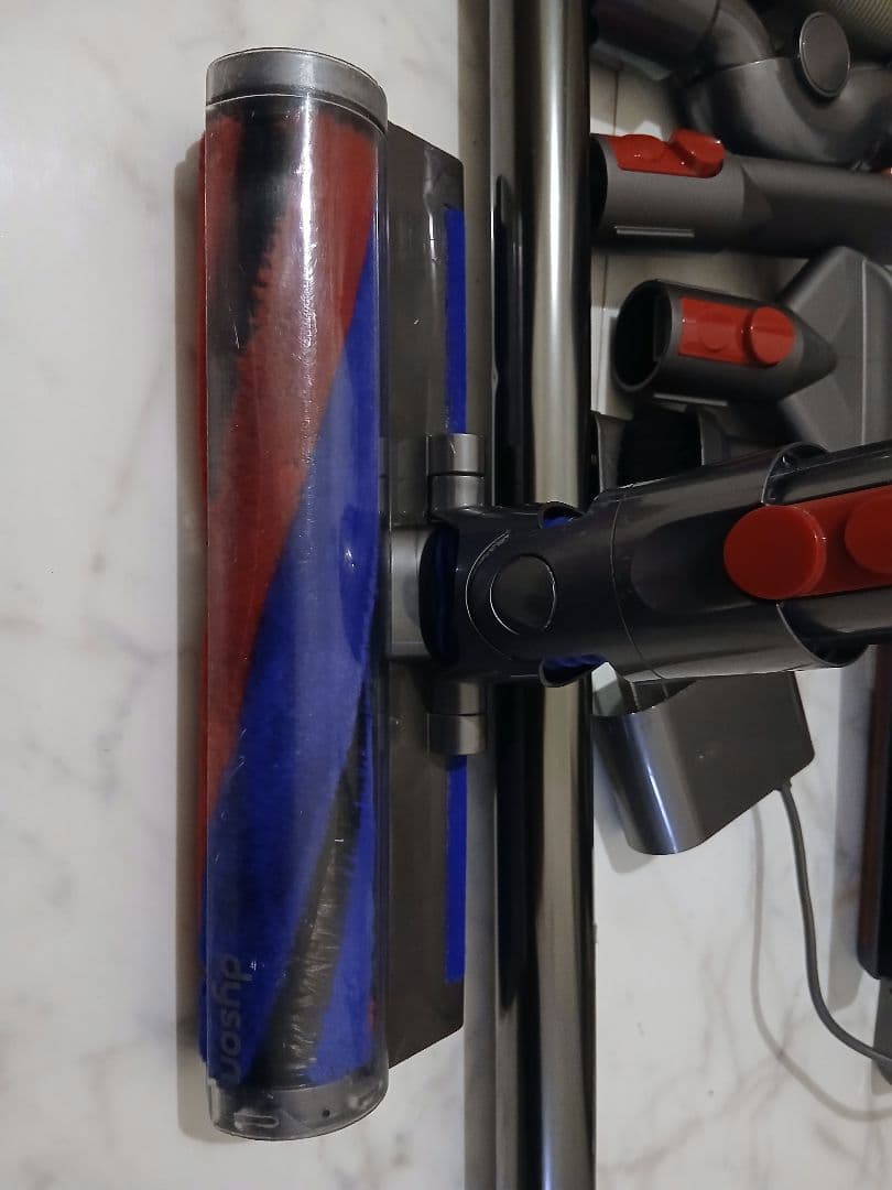 じ*す様 ツ*コ様 ダイソン sv18 充電スタンド付 付属品多数 動作確認済み